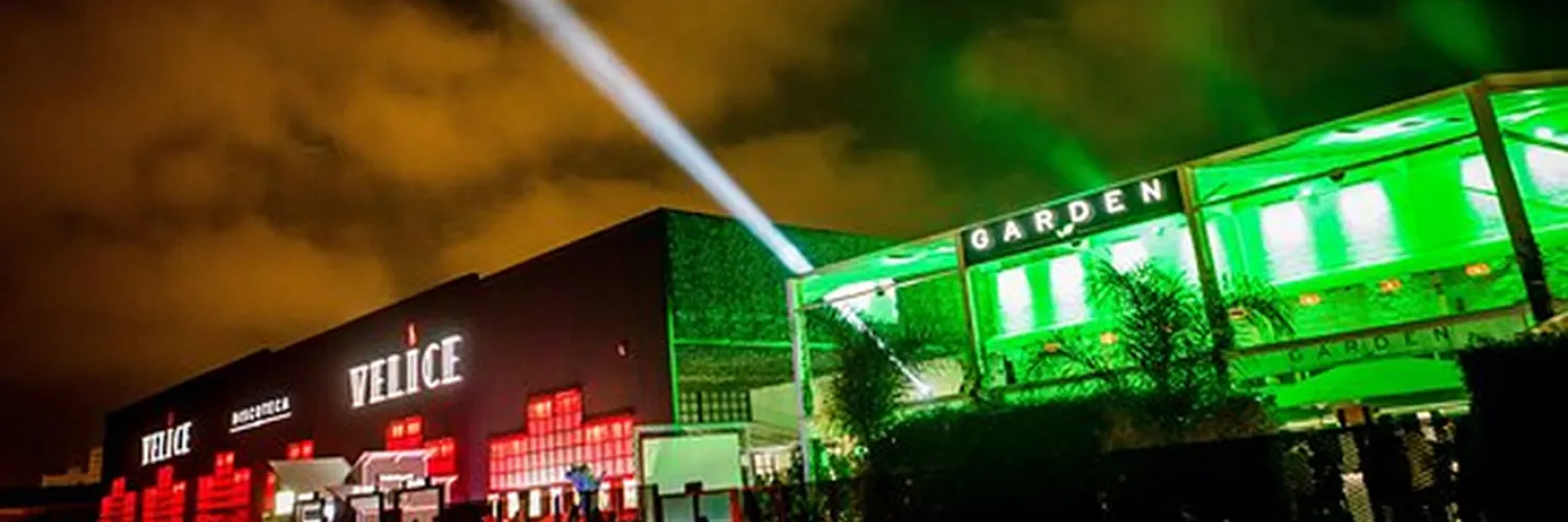 Imagen de fondo de Vive al máximo la noche Torrevejense