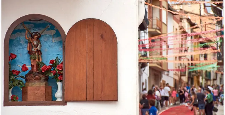 Card 3, información práctica, días festivos de Torrevieja